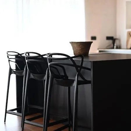 Black Deer Chalet *