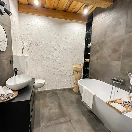 Chalet Black Deer *